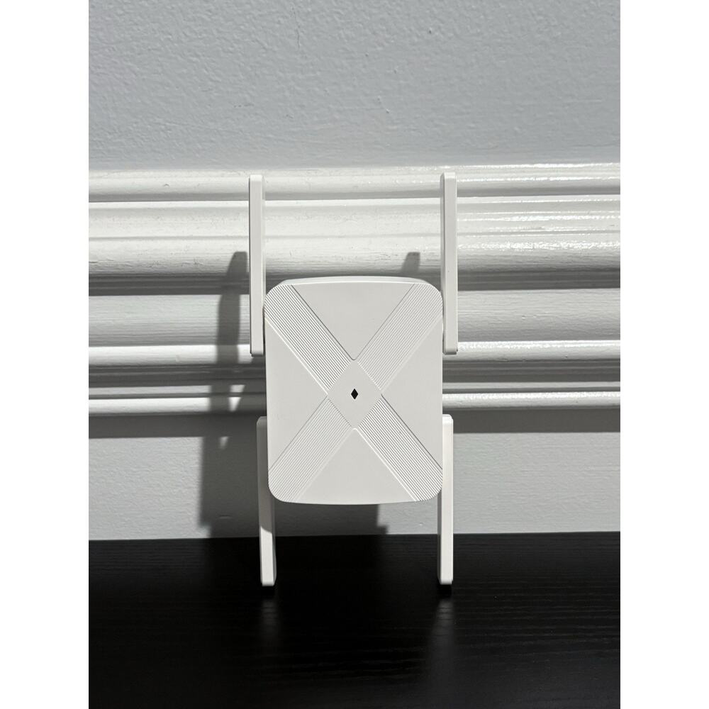 WiFi Dual Band Extender Signal Booster - 1200Mbps / 2.4G & 5G / 10,000 Sq ft
